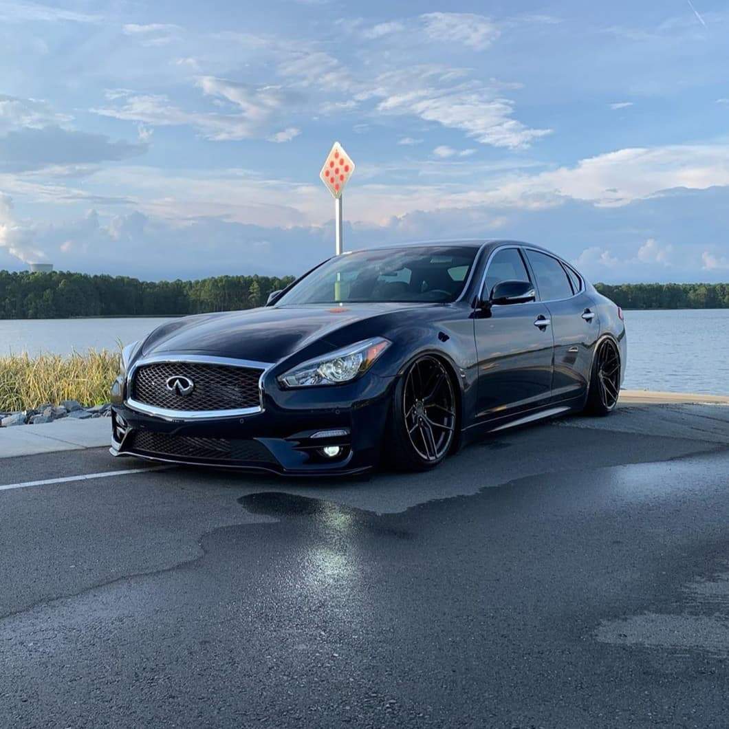 Infiniti Q70